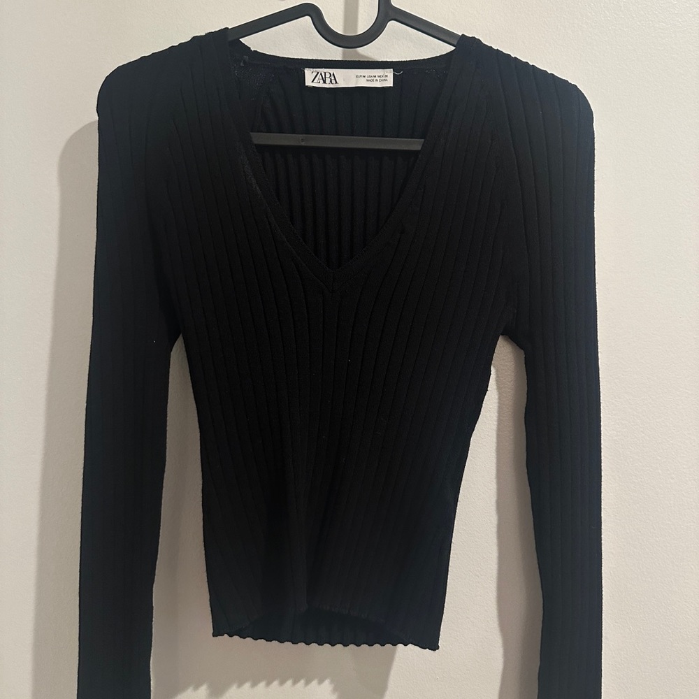 ZARA V-Neck Ribbed Long Sleeve